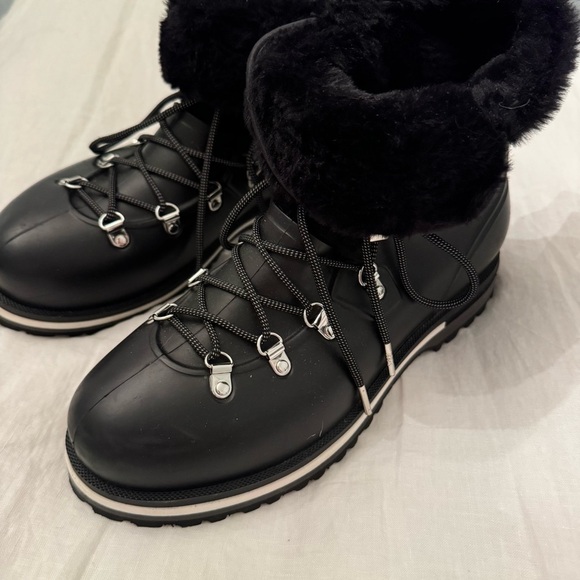 Michael Kors Black Lanis PVC & Faux Fur Rain Boot Sz 9 Reflective Laces - Picture 12 of 16